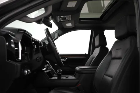 More photos of 2023 GMC Sierra 1500 Denali at Jim Falk Motors, MO