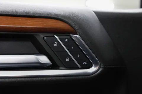 More photos of 2023 GMC Sierra 1500 Denali at Jim Falk Motors, MO