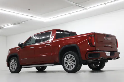 More photos of 2022 GMC Sierra 1500 Limited Denali at Jim Falk Motors, MO