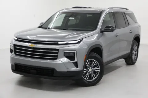 More photos of 2026 Chevrolet Traverse FWD LT at Jim Falk Motors, MO