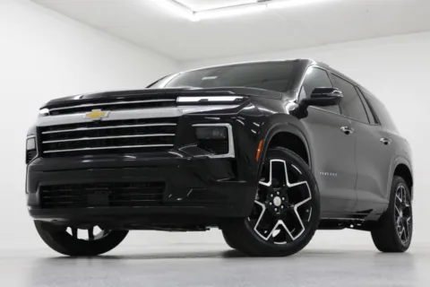 Black 2026 Chevrolet Traverse FWD High Country for sale in Clinton, MO