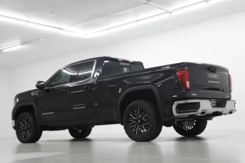 More photos of 2026 GMC Sierra 1500 SLE at Jim Falk Motors, MO