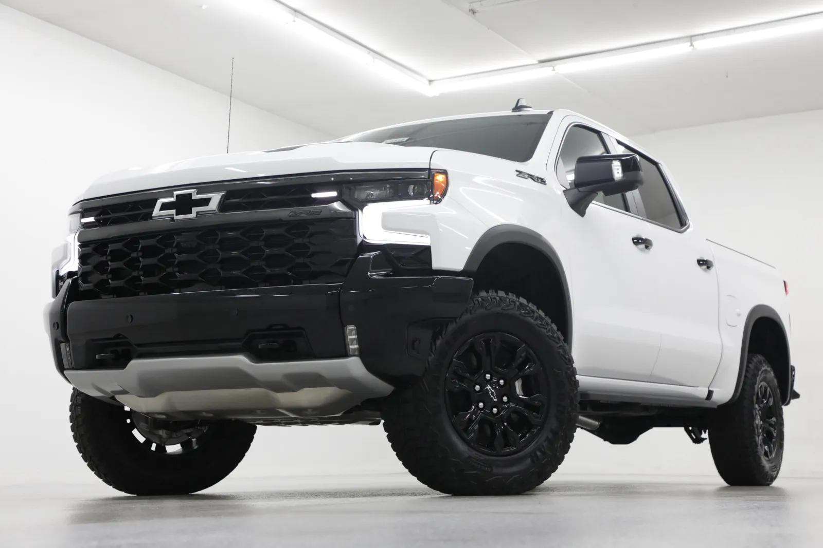 White 2026 Chevrolet Silverado 1500 ZR2 for sale in Clinton, MO