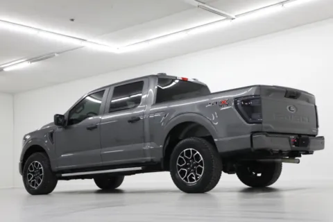 More photos of 2022 Ford F-150 XL at Jim Falk Motors, MO