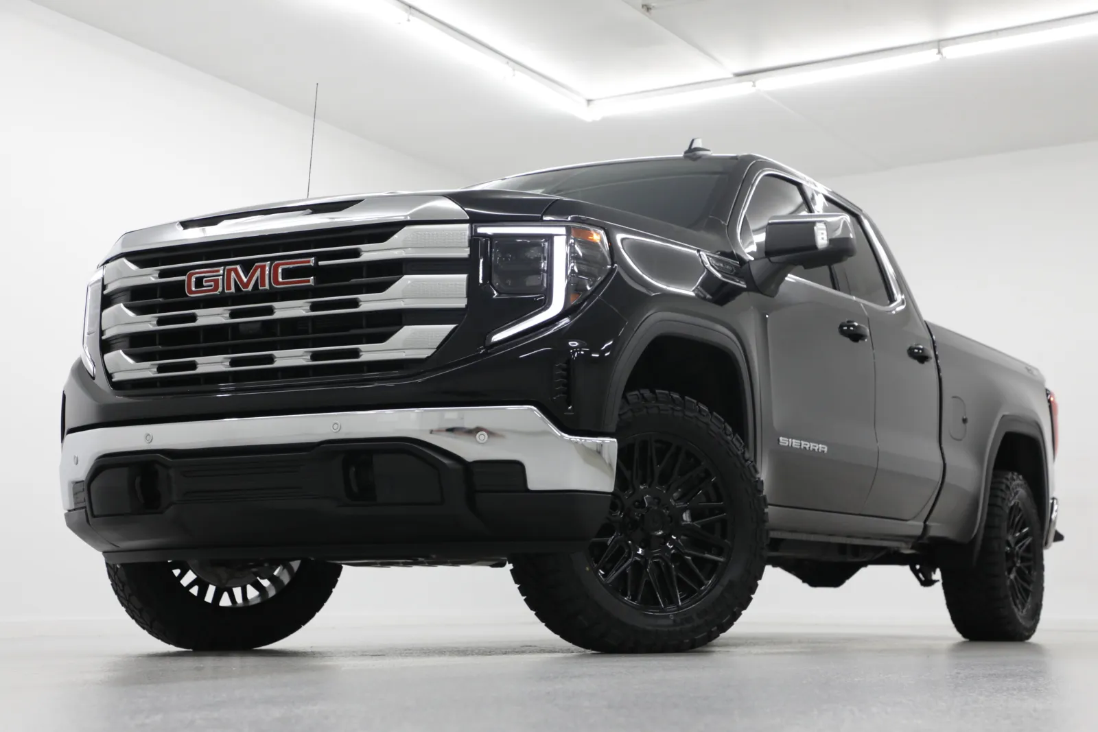 Black 2026 GMC Sierra 1500 SLE for sale in Clinton, MO