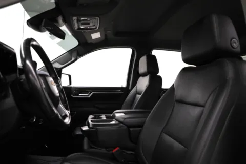 More photos of 2022 Chevrolet Silverado 1500 LT at Jim Falk Motors, MO