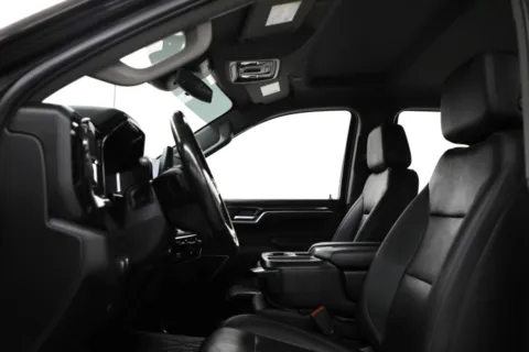 More photos of 2022 Chevrolet Silverado 1500 LT at Jim Falk Motors, MO