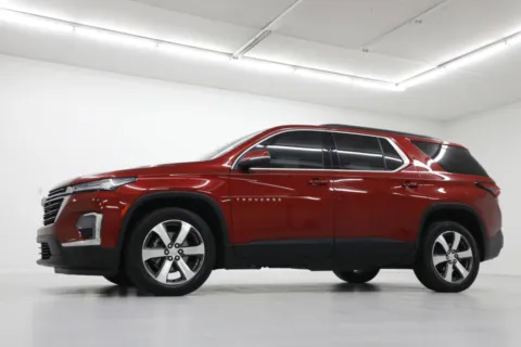 Photos of 2023 Chevrolet Traverse LT Leather for sale in Clinton, MO at Jim Falk Motors