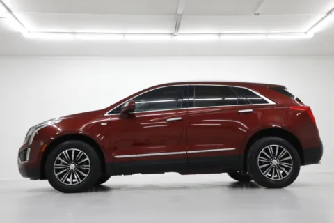 Another view of 2017 Cadillac XT5 Luxury FWD for sale in Clinton, MO at Jim Falk Motors