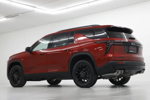 More photos of 2026 Chevrolet Traverse FWD LT at Jim Falk Motors, MO