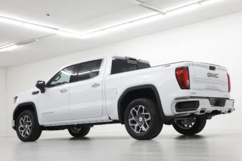 More photos of 2026 GMC Sierra 1500 SLT at Jim Falk Motors, MO