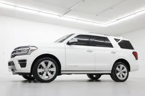 Photos of 2023 Ford Expedition Platinum for sale in Clinton, MO at Jim Falk Motors