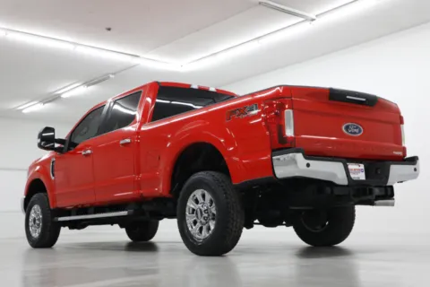 More photos of 2018 Ford Super Duty F-250 SRW LARIAT at Jim Falk Motors, MO