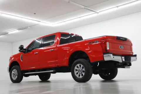 More photos of 2018 Ford Super Duty F-250 SRW LARIAT at Jim Falk Motors, MO