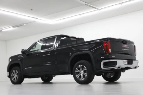More photos of 2026 GMC Sierra 1500 SLE at Jim Falk Motors, MO