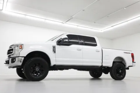 Photos of 2022 Ford Super Duty F-250 SRW LARIAT for sale in Clinton, MO at Jim Falk Motors