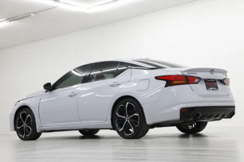 More photos of 2023 Nissan Altima 2.5 SR at Jim Falk Motors, MO