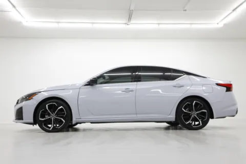 Another view of 2023 Nissan Altima 2.5 SR for sale in Clinton, MO at Jim Falk Motors