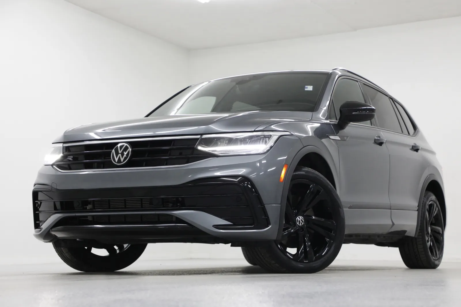 2023 Volkswagen Tiguan SE R-Line Black for sale in Clinton, MO