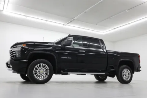 Photos of 2022 Chevrolet Silverado 3500HD High Country for sale in Clinton, MO at Jim Falk Motors