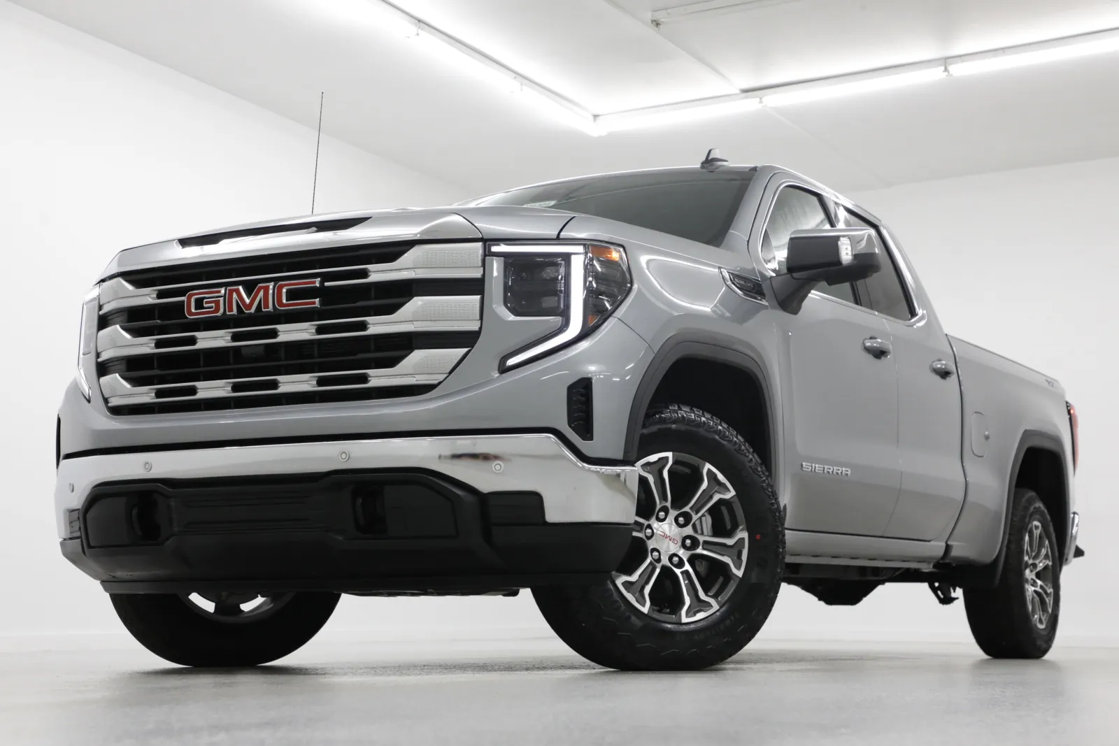 Gray 2026 GMC Sierra 1500 SLE for sale in Clinton, MO