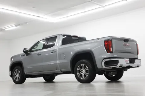 More photos of 2026 GMC Sierra 1500 SLE at Jim Falk Motors, MO