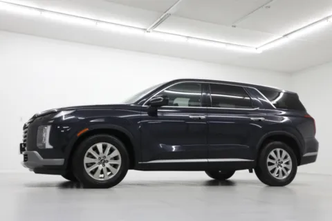 Photos of 2024 Hyundai Palisade SEL for sale in Clinton, MO at Jim Falk Motors