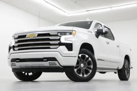 White 2022 Chevrolet Silverado 1500 High Country for sale in Clinton, MO