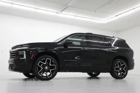 Photos of 2026 Chevrolet Traverse AWD High Country for sale in Clinton, MO at Jim Falk Motors