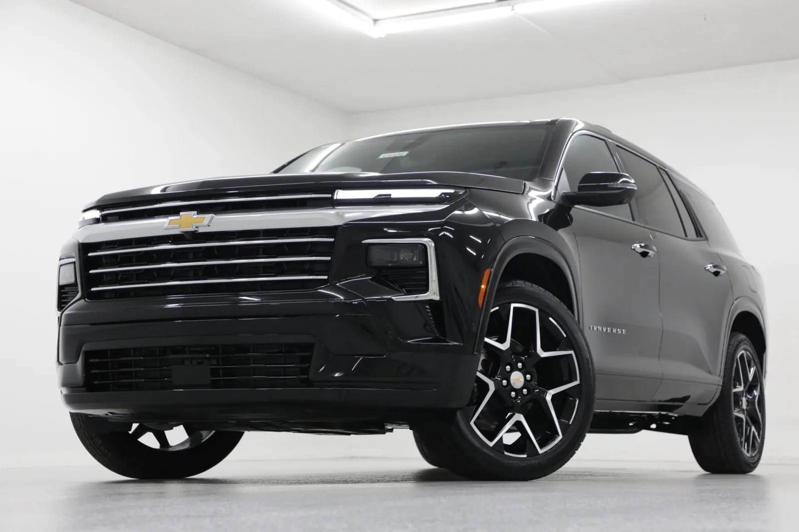 Black 2026 Chevrolet Traverse AWD High Country for sale in Clinton, MO