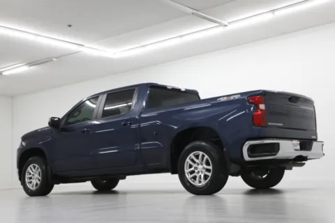 More photos of 2019 Chevrolet Silverado 1500 LT at Jim Falk Motors, MO