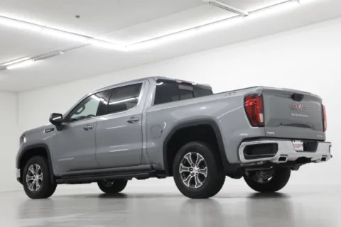 More photos of 2026 GMC Sierra 1500 SLE at Jim Falk Motors, MO