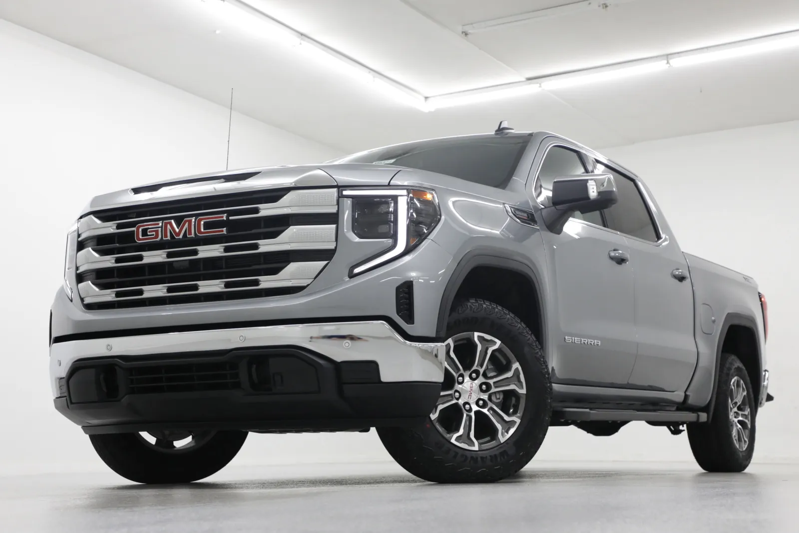 Gray 2026 GMC Sierra 1500 SLE for sale in Clinton, MO