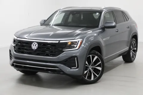 More photos of 2024 Volkswagen Atlas Cross Sport 2.0T SEL Premium R-Line at Jim Falk Motors, MO