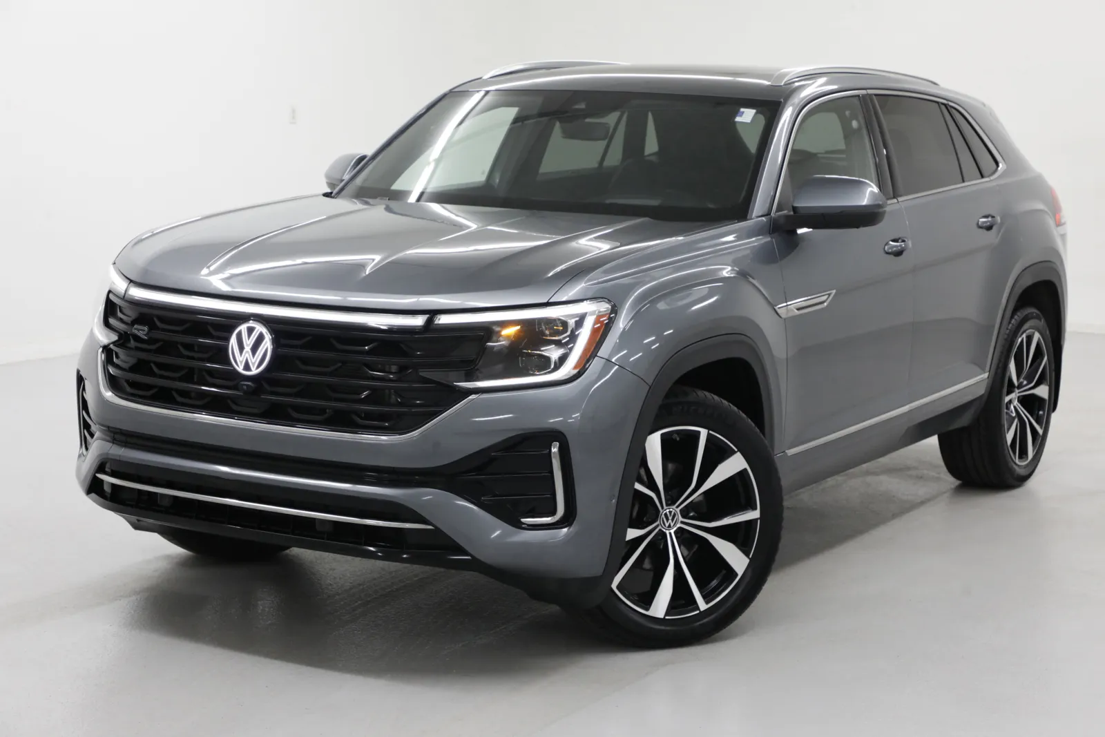 Gray 2024 Volkswagen Atlas Cross Sport 2.0T SEL Premium R-Line for sale in Clinton, MO