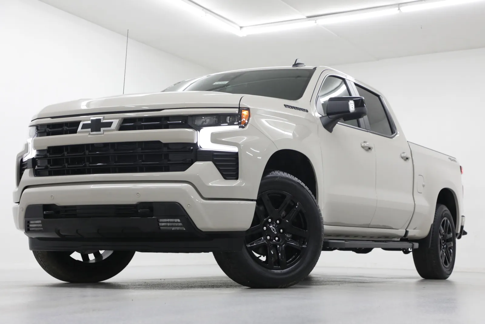 White 2026 Chevrolet Silverado 1500 RST for sale in Clinton, MO