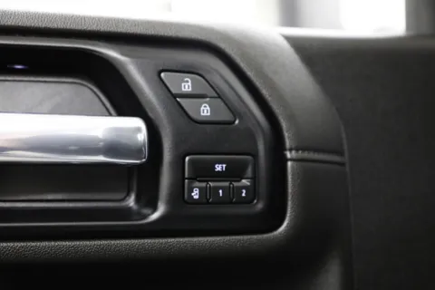 More photos of 2022 Chevrolet Silverado 2500HD LTZ at Jim Falk Motors, MO