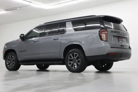 More photos of 2022 Chevrolet Suburban Z71 at Jim Falk Motors, MO