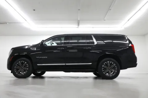 Another view of 2026 GMC Yukon XL Elevation for sale in Clinton, MO at Jim Falk Motors