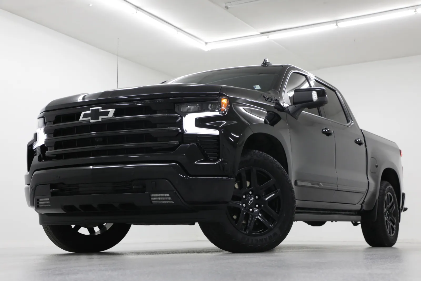 Black 2024 Chevrolet Silverado 1500 High Country for sale in Clinton, MO