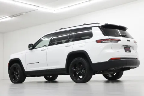 More photos of 2023 Jeep Grand Cherokee L Altitude at Jim Falk Motors, MO