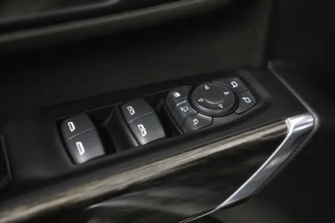 More photos of 2022 Chevrolet Silverado 2500HD LTZ at Jim Falk Motors, MO