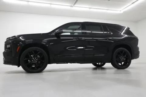 Photos of 2026 Chevrolet Traverse AWD RS for sale in Clinton, MO at Jim Falk Motors