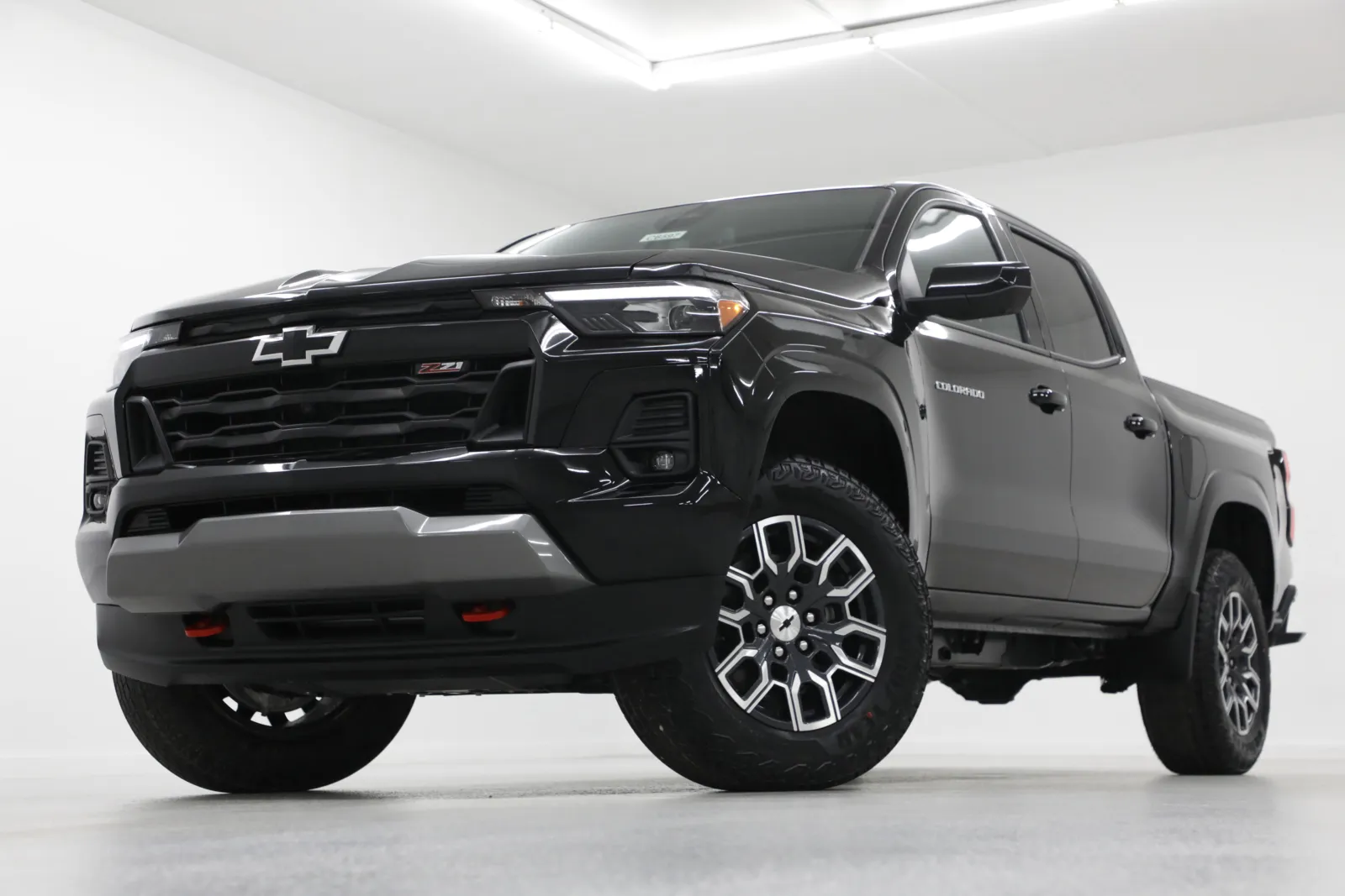 Black 2026 Chevrolet Colorado Z71 for sale in Clinton, MO