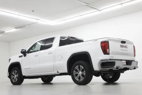 More photos of 2026 GMC Sierra 1500 SLE at Jim Falk Motors, MO