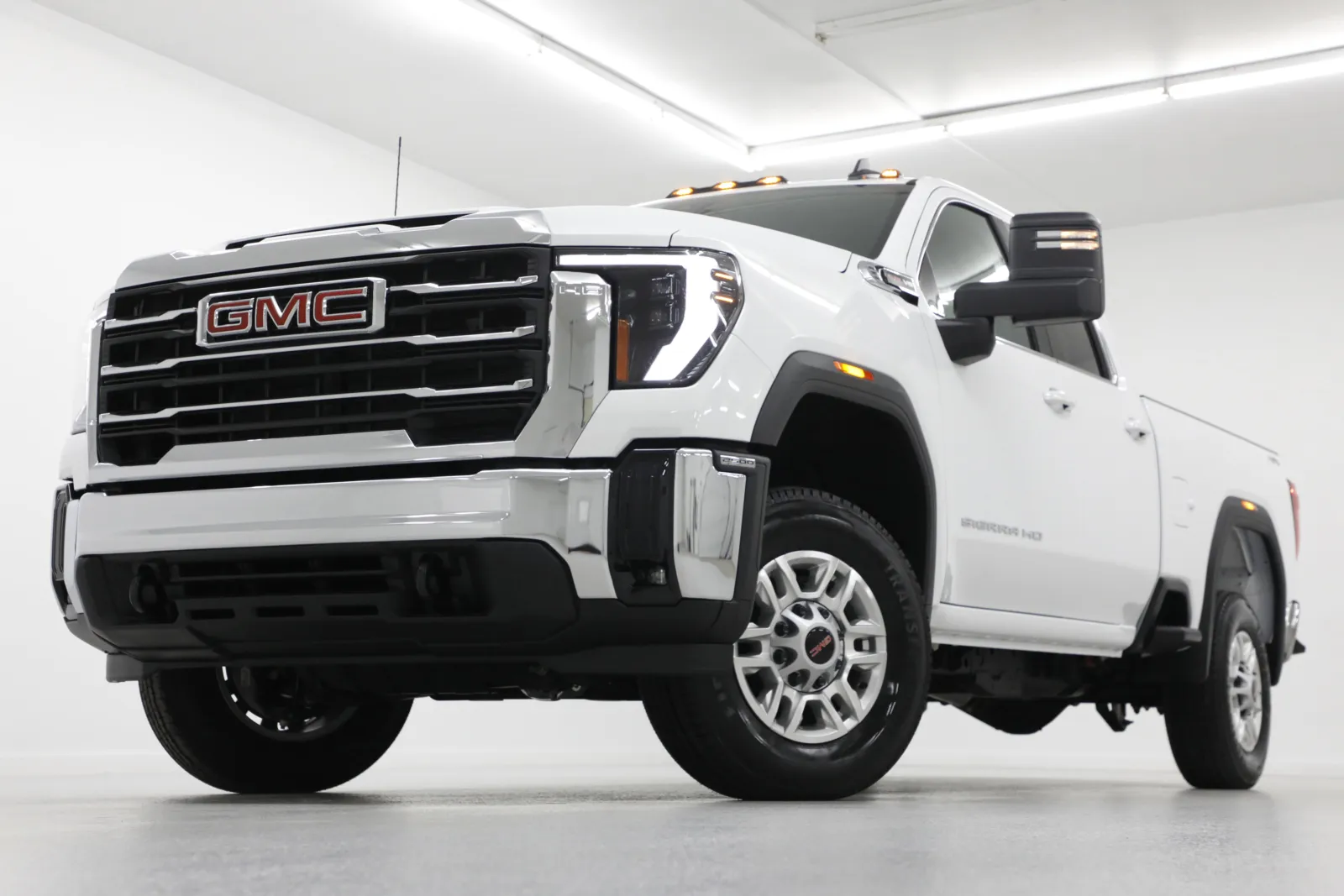 White 2026 GMC Sierra 2500HD SLE for sale in Clinton, MO