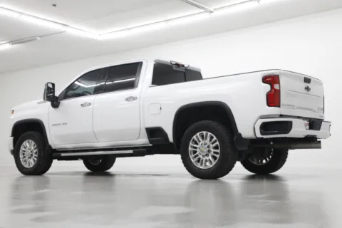 More photos of 2022 Chevrolet Silverado 3500HD High Country at Jim Falk Motors, MO