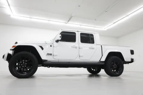 Photos of 2021 Jeep Gladiator High Altitude for sale in Clinton, MO at Jim Falk Motors