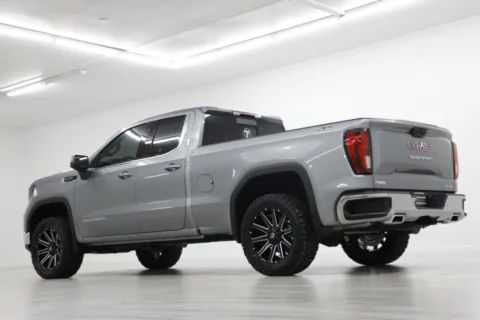 More photos of 2026 GMC Sierra 1500 SLE at Jim Falk Motors, MO