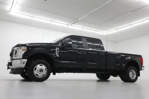 Photos of 2020 Ford Super Duty F-350 DRW XL for sale in Clinton, MO at Jim Falk Motors